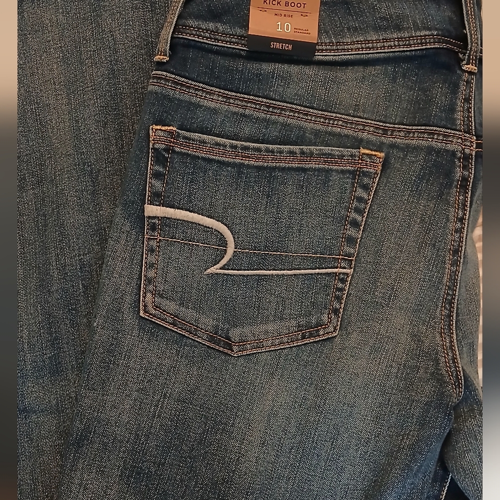 **BUNDLE & SAVE**                       American Eagle Midrise Kick boot